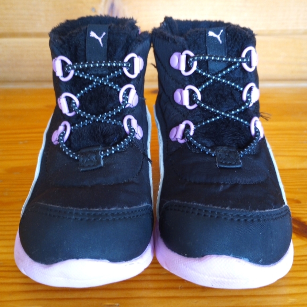 LIKE NEW Kids Puma "Bao 3" Boots 🥾